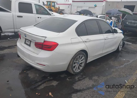 2017 BMW 320I xDrive z USA, uszkodzony, nr VIN WBA8A3C36HK692236